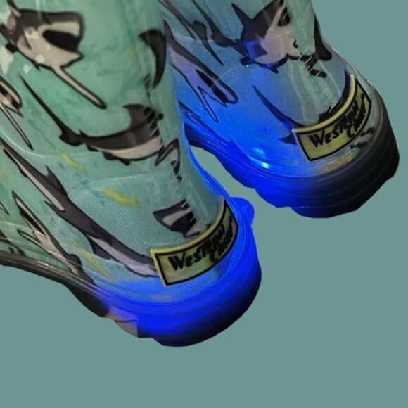 WESTERN CHEIF Toddler Shark Chase Light Up Rain Boots Size 10 - Picture 7 of 7